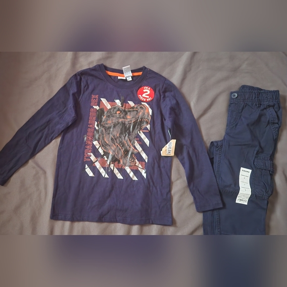 Clothes Bundle - Picture 3 of 4